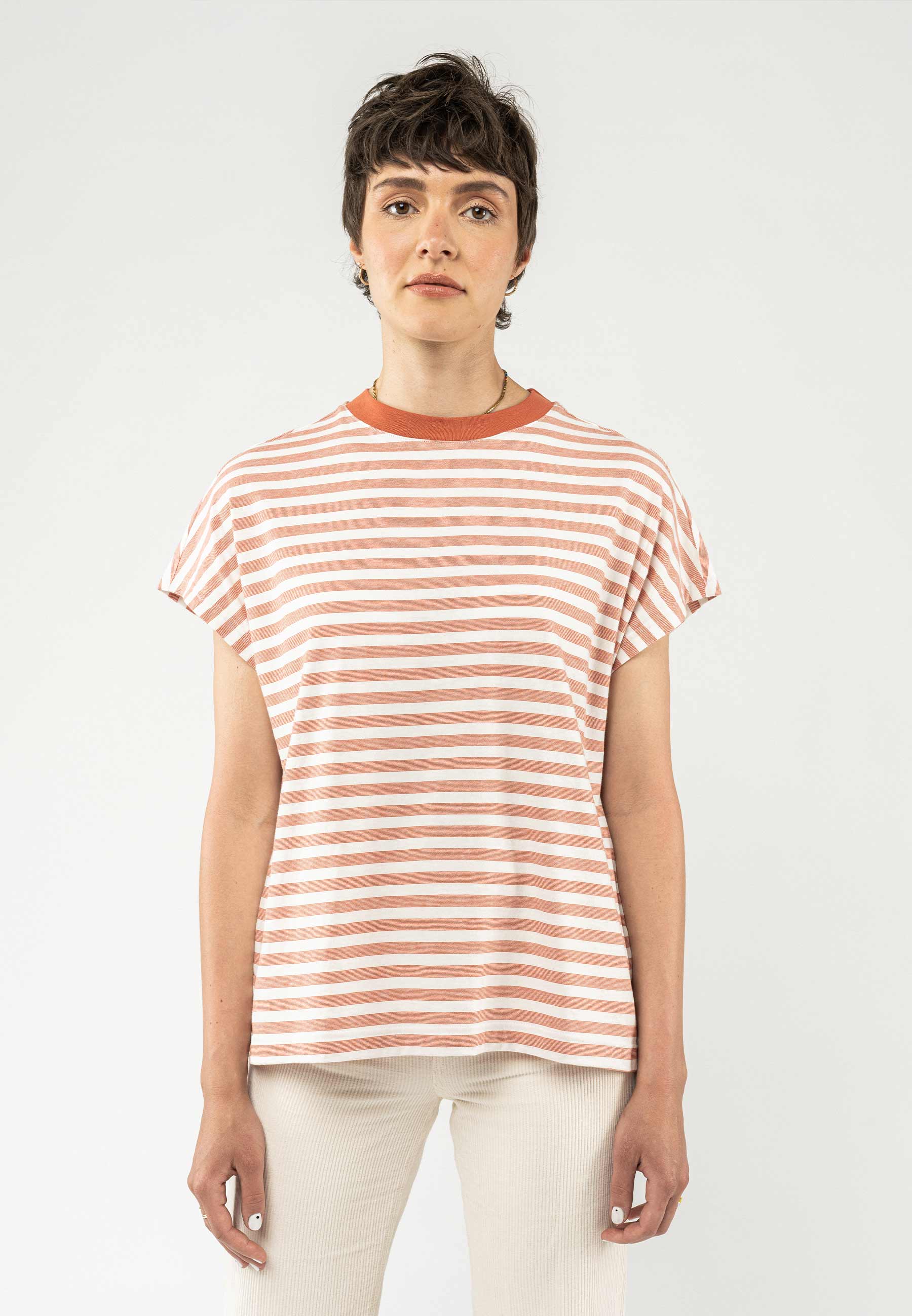 Basic T-Shirt MADHU thin stripes/ terracotta
